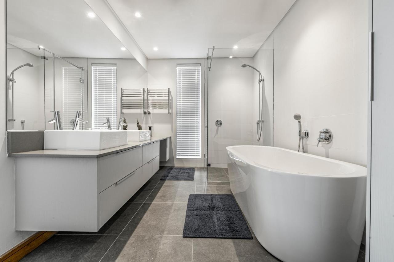17 Marine, 2 Bedroom Sea-Facing Apt101 Херманус Экстерьер фото